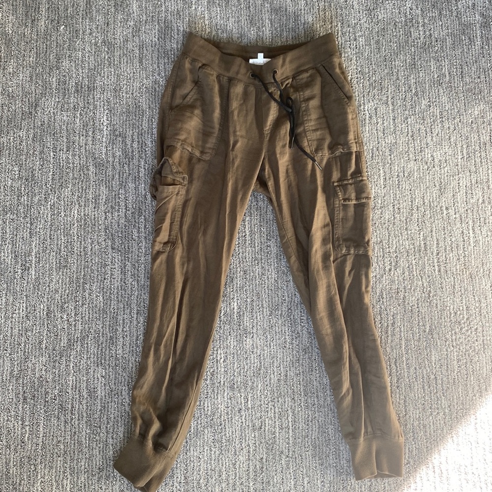 Green cargo pants